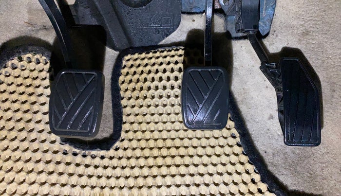 2019 Maruti Ertiga ZXI+ SHVS, Petrol, Manual, 1,18,326 km, Pedals