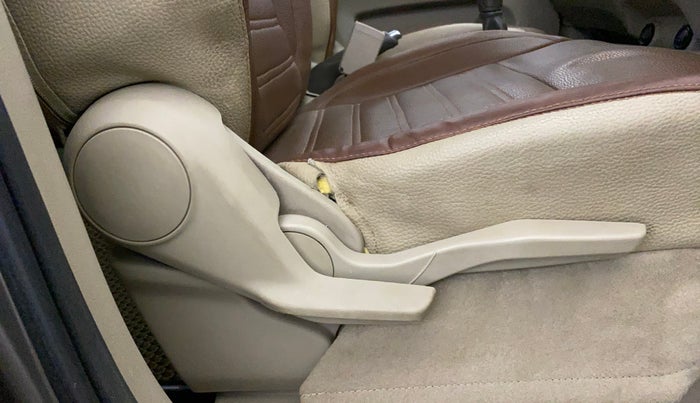 2019 Maruti Ertiga ZXI+ SHVS, Petrol, Manual, 1,18,326 km, Driver Side Adjustment Panel