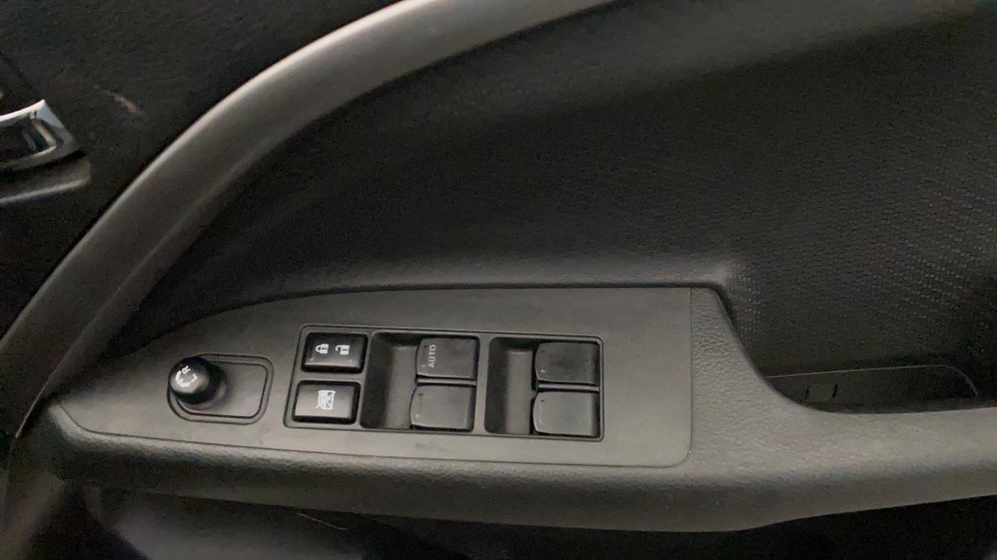 2024 Maruti BREZZA LXI, Petrol, Manual, 35,047 km, Driver Side Door Panels Control