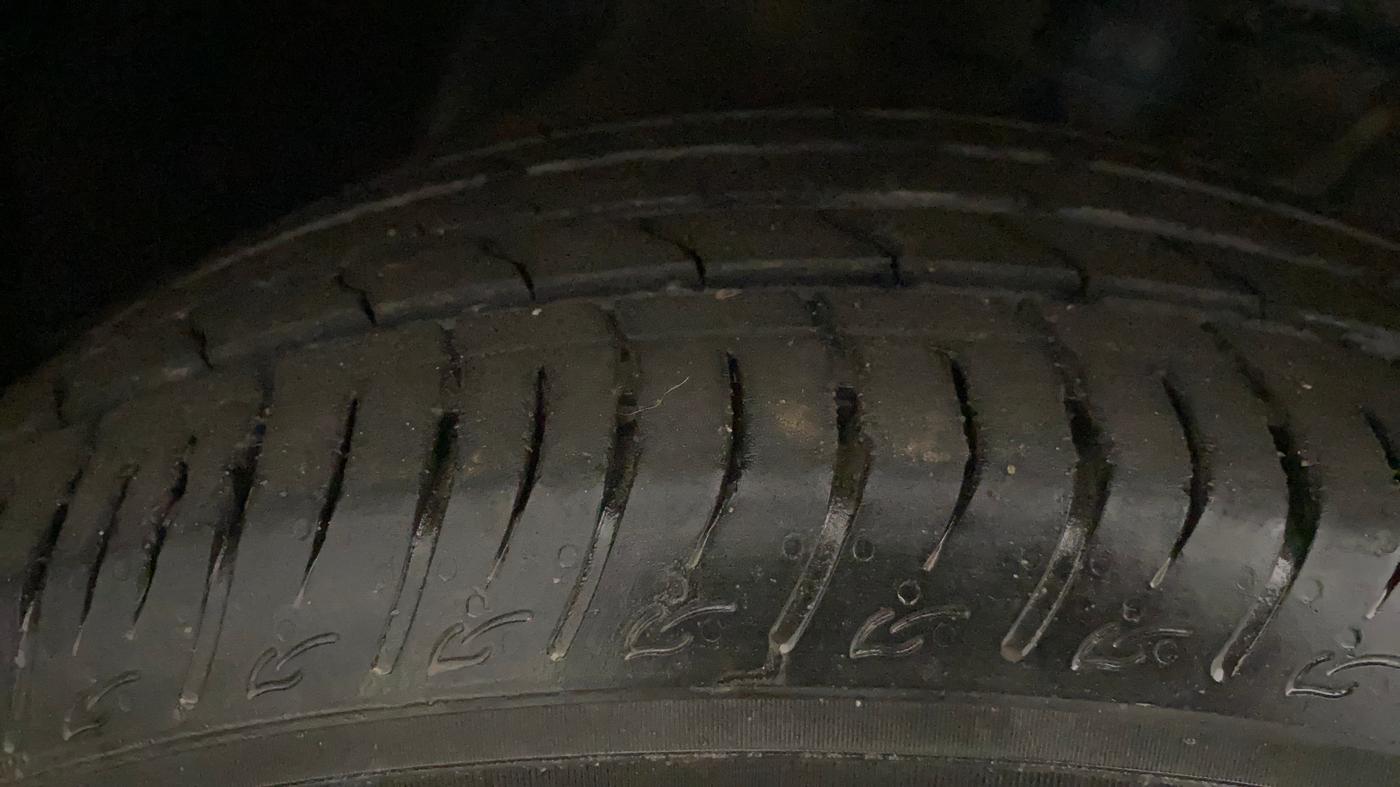 2024 Maruti BREZZA LXI, Petrol, Manual, 35,047 km, Right Front Tyre Tread