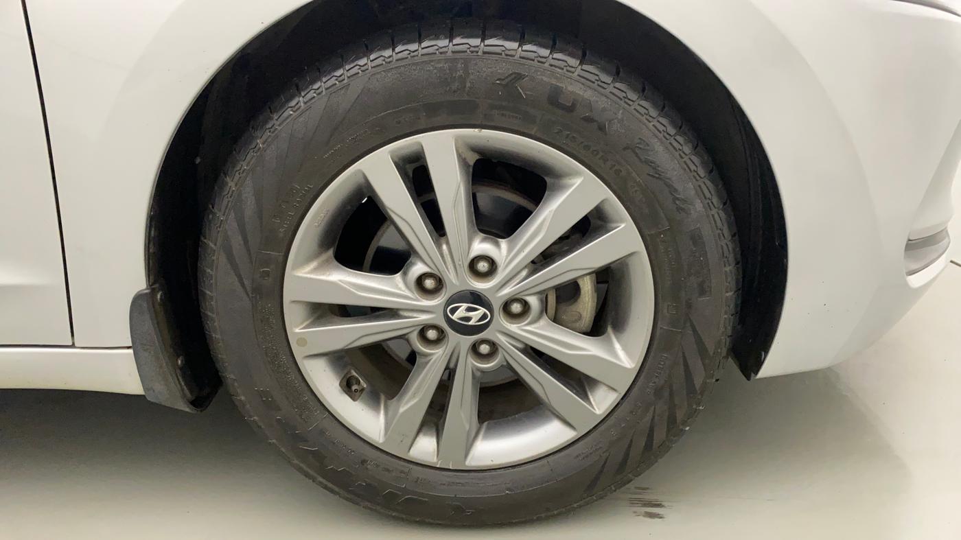 2017 Hyundai New Elantra 2.0 SX(O) AT PETROL, Petrol, Automatic, 26,013 km, Right Front Wheel