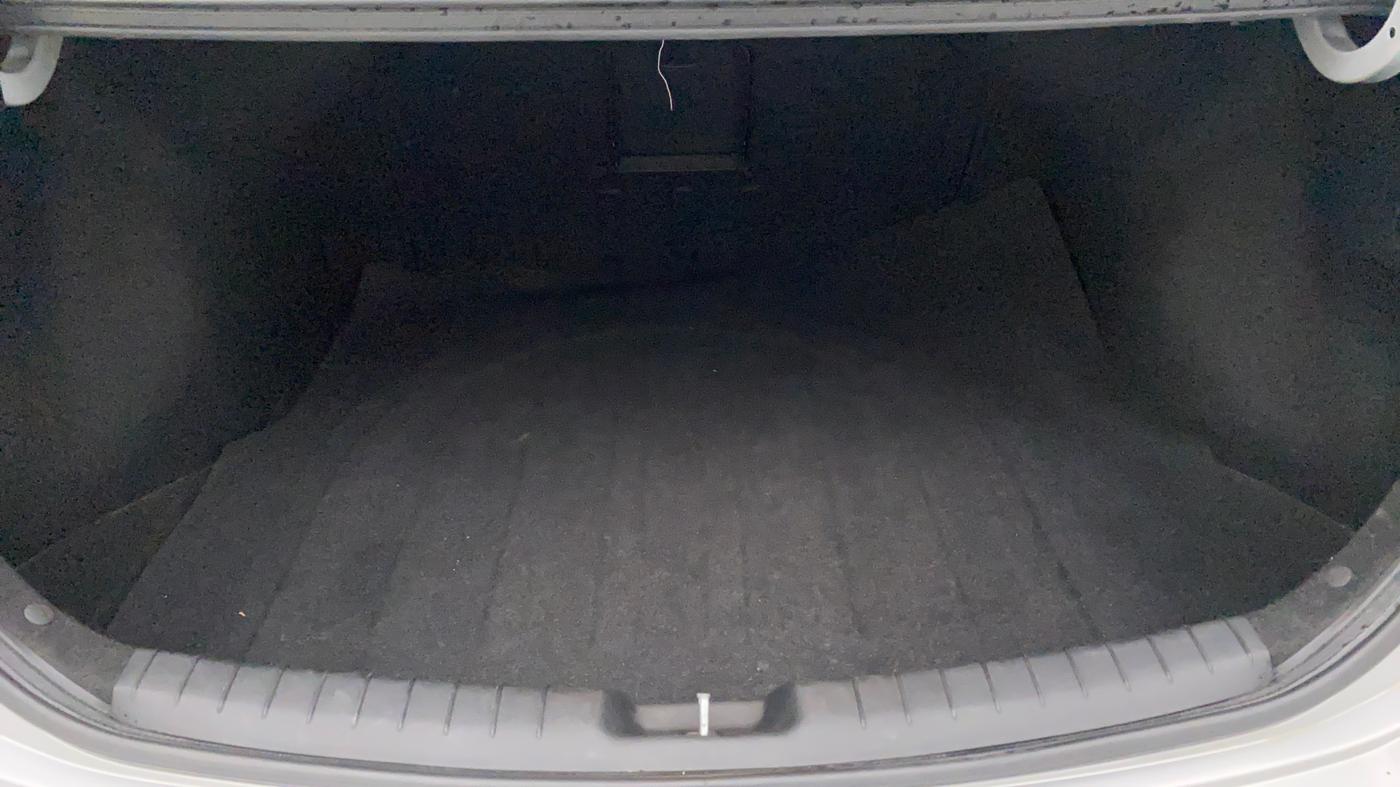 2017 Hyundai New Elantra 2.0 SX(O) AT PETROL, Petrol, Automatic, 26,013 km, Boot Inside