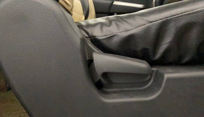 2016 Maruti Wagon R 1.0 VXI AMT, Petrol, Automatic, 64,867 km, Driver Side Adjustment Panel