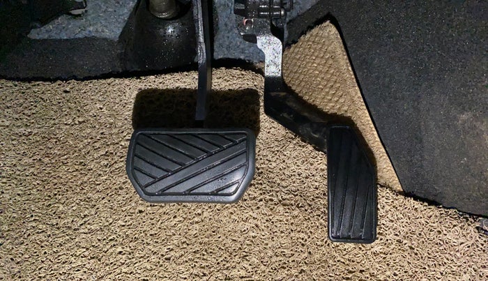 2016 Maruti Wagon R 1.0 VXI AMT, Petrol, Automatic, 64,867 km, Pedals