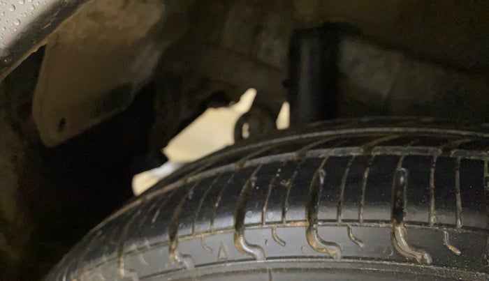 2016 Maruti Wagon R 1.0 VXI AMT, Petrol, Automatic, 64,867 km, Right Rear Tyre Tread