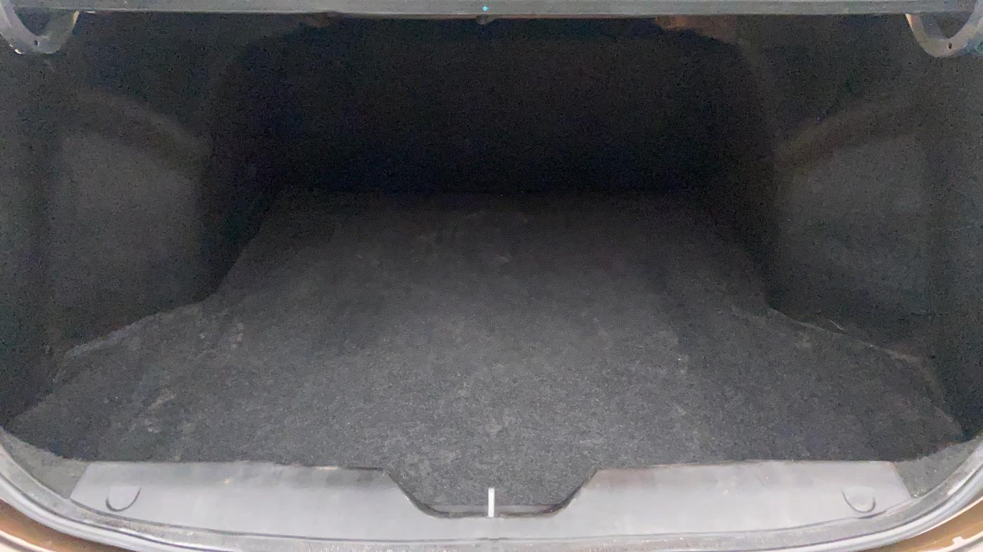 2014 Maruti Ciaz ZXI, Petrol, Manual, 80,695 km, Boot Inside