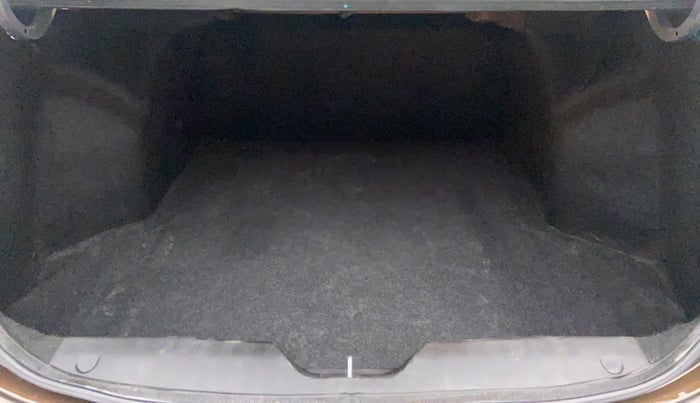 2014 Maruti Ciaz ZXI, Petrol, Manual, 80,695 km, Boot Inside