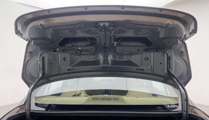 2014 Maruti Ciaz ZXI, Petrol, Manual, 80,695 km, Boot Door Open