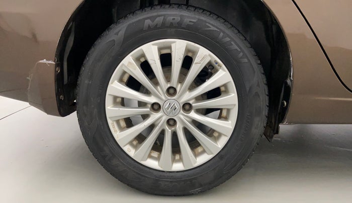 2014 Maruti Ciaz ZXI, Petrol, Manual, 80,695 km, Right Rear Wheel