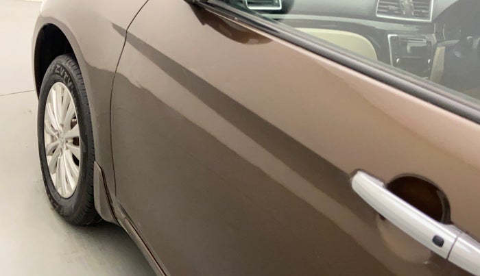 2014 Maruti Ciaz ZXI, Petrol, Manual, 80,695 km, Front passenger door - Slightly dented