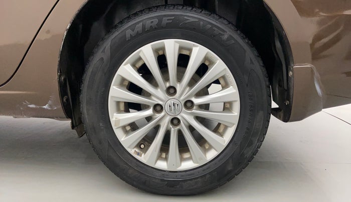2014 Maruti Ciaz ZXI, Petrol, Manual, 80,695 km, Left Rear Wheel