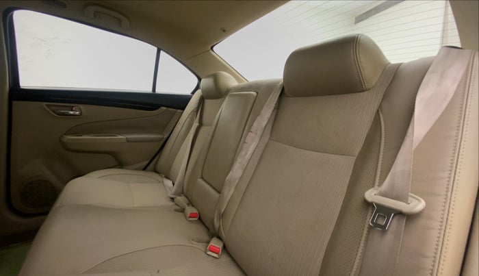 2014 Maruti Ciaz ZXI, Petrol, Manual, 80,695 km, Right Side Rear Door Cabin