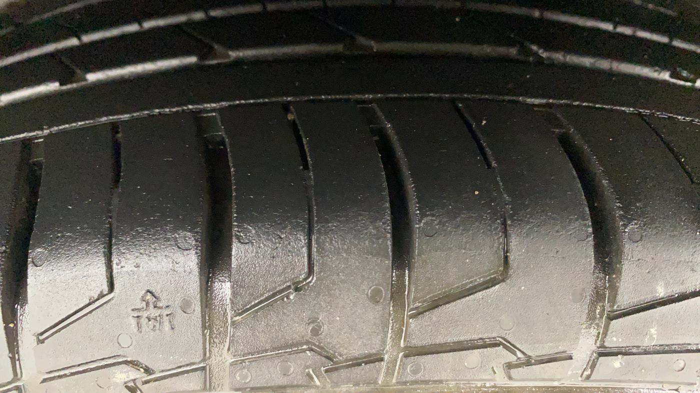 2016 Hyundai Creta SX PLUS AT 1.6 PETROL, Petrol, Automatic, 1,10,724 km, Left Front Tyre Tread