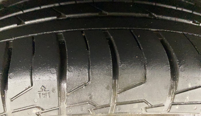2016 Hyundai Creta SX PLUS AT 1.6 PETROL, Petrol, Automatic, 1,10,653 km, Left Front Tyre Tread