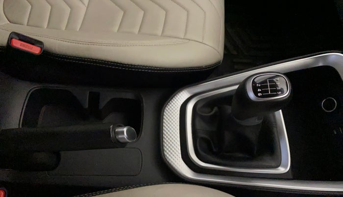 2022 KIA SONET HTX 1.0 IMT, Petrol, Manual, 38,724 km, Gear Lever