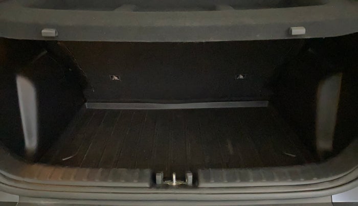 2022 KIA SONET HTX 1.0 IMT, Petrol, Manual, 38,724 km, Boot Inside