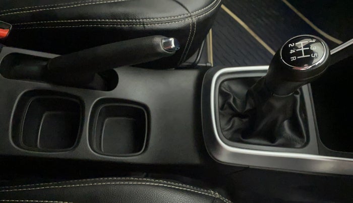 2019 Maruti S Cross ZETA 1.3, Diesel, Manual, 50,117 km, Gear Lever