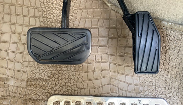 2021 Maruti Ertiga VXI AT SHVS, Petrol, Automatic, 91,770 km, Pedals