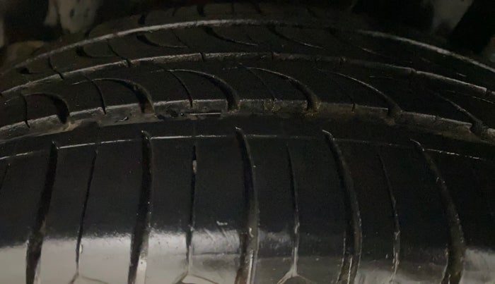 2021 Maruti Ertiga VXI AT SHVS, Petrol, Automatic, 91,770 km, Left Rear Tyre Tread