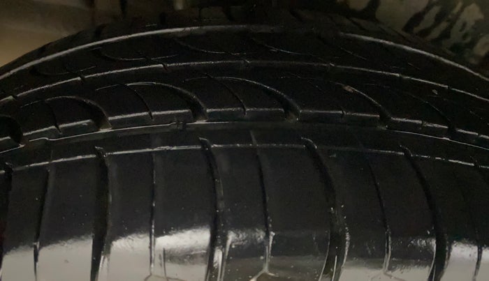 2021 Maruti Ertiga VXI AT SHVS, Petrol, Automatic, 91,770 km, Right Rear Tyre Tread