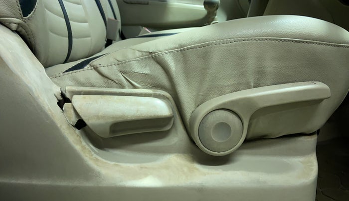 2013 Maruti Ertiga ZDI, Diesel, Manual, 75,488 km, Driver Side Adjustment Panel