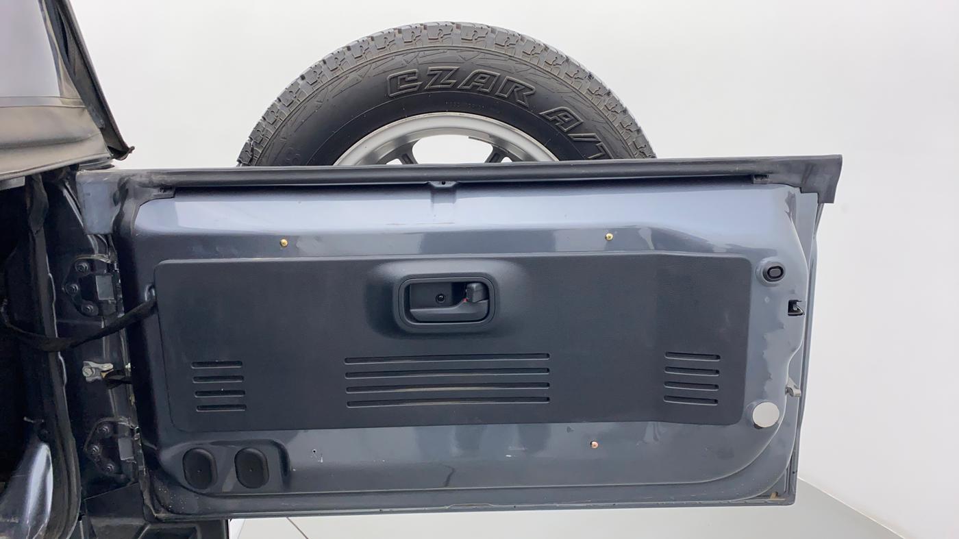 2021 Mahindra Thar LX D 4WD AT CONVERTIBLE, Diesel, Automatic, 24,675 km, Boot Door Open