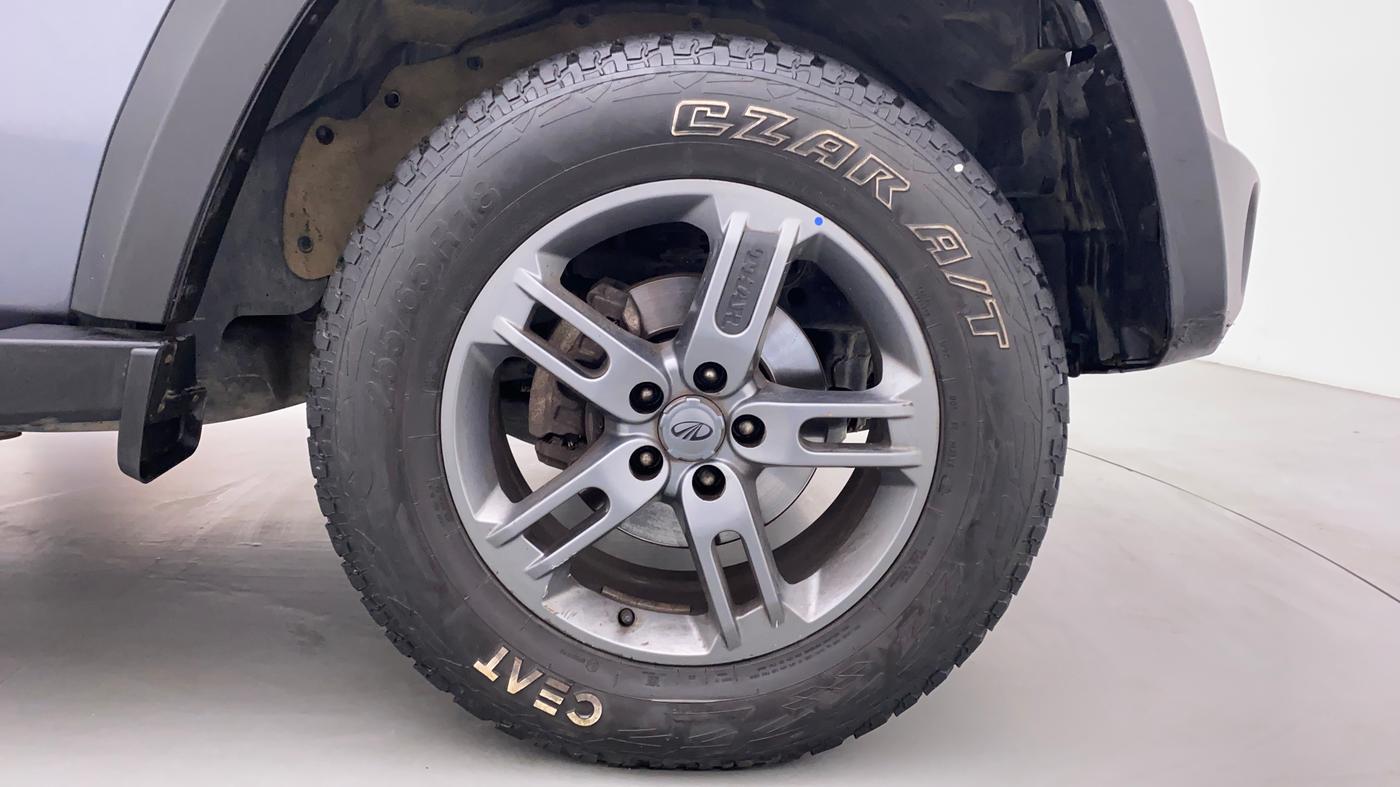 2021 Mahindra Thar LX D 4WD AT CONVERTIBLE, Diesel, Automatic, 24,675 km, Right Front Wheel