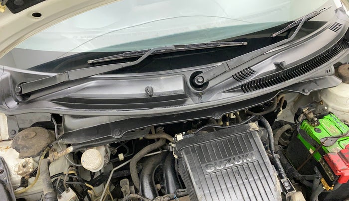 2017 Maruti Swift LXI (O), Petrol, Manual, 6,795 km, Bonnet (hood) - Cowl vent panel has minor damage