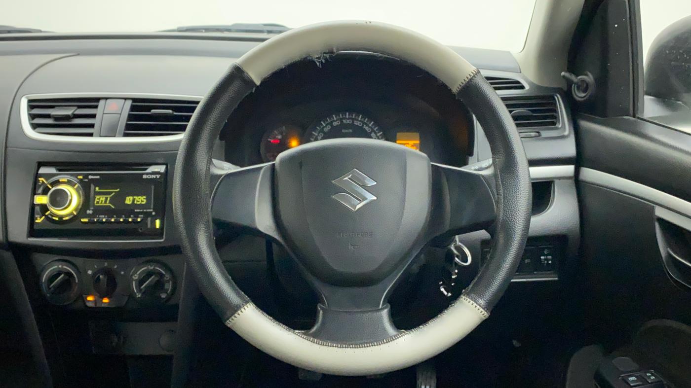 2017 Maruti Swift LXI (O), Petrol, Manual, 6,795 km, Steering Wheel Close Up