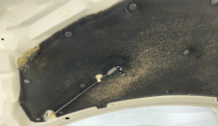 2017 Maruti Swift LXI (O), Petrol, Manual, 6,795 km, Bonnet (hood) - Insulation cover has minor damage