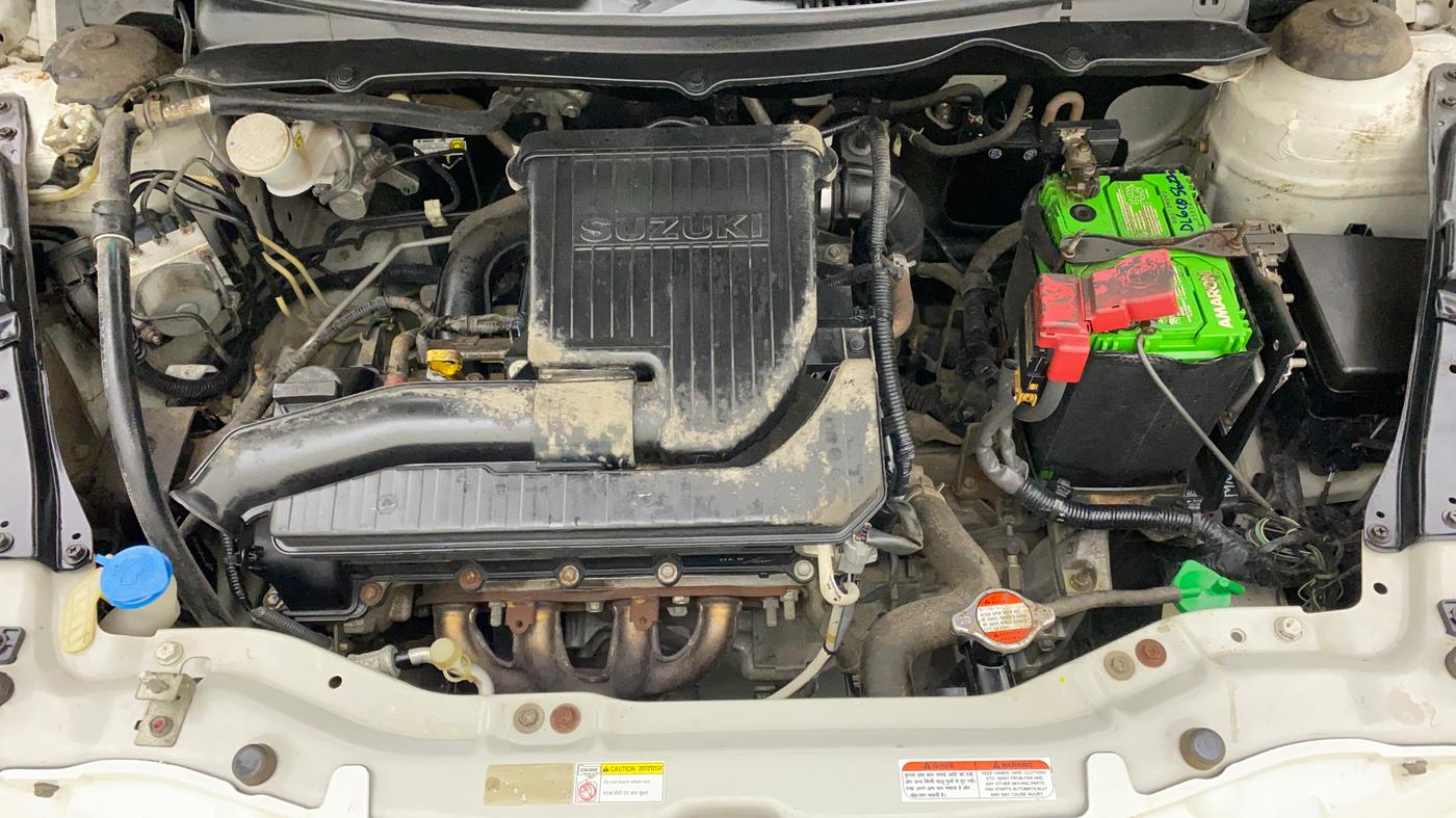 2017 Maruti Swift LXI (O), Petrol, Manual, 6,795 km, Open Bonet