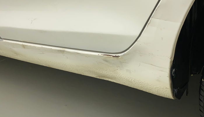 2017 Maruti Swift LXI (O), Petrol, Manual, 6,795 km, Left running board - Slight discoloration