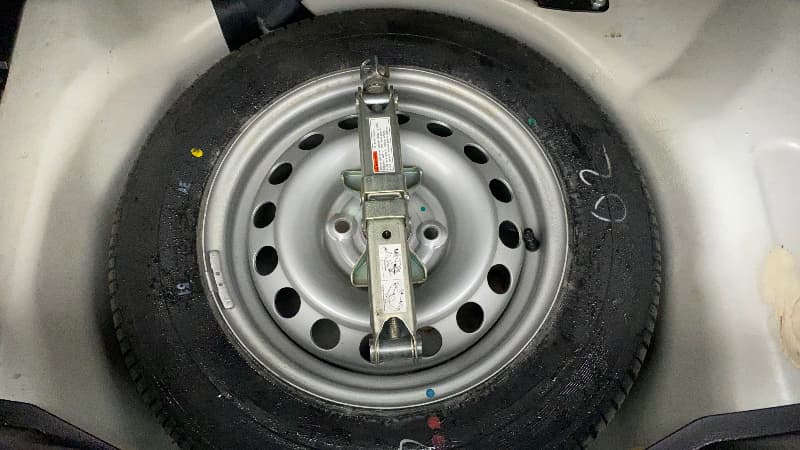 2017 Maruti Swift LXI (O), Petrol, Manual, 6,795 km, Spare Tyre