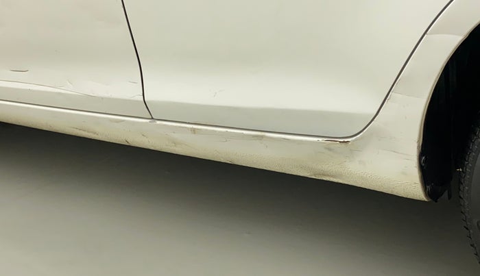 2017 Maruti Swift LXI (O), Petrol, Manual, 6,795 km, Left running board - Slightly dented