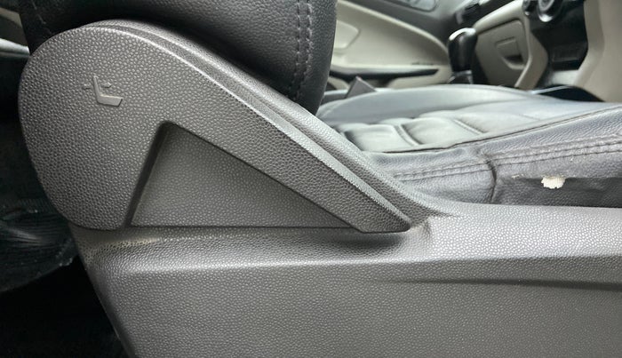 2017 Ford Ecosport 1.5 AMBIENTE TDCI, Diesel, Manual, 1,07,662 km, Driver Side Adjustment Panel