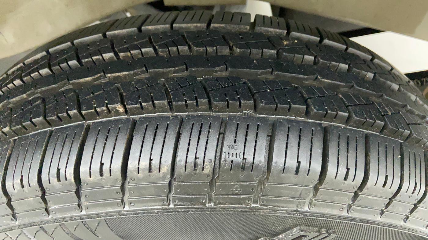 2017 Mahindra Bolero Power+ ZLX Micro Hybrid, Diesel, Manual, 95,145 km, Left Rear Tyre Tread
