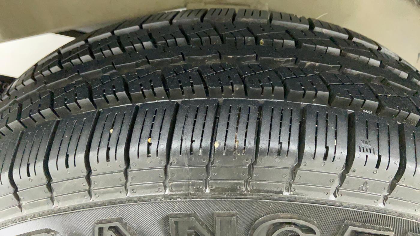 2017 Mahindra Bolero Power+ ZLX Micro Hybrid, Diesel, Manual, 95,145 km, Right Rear Tyre Tread