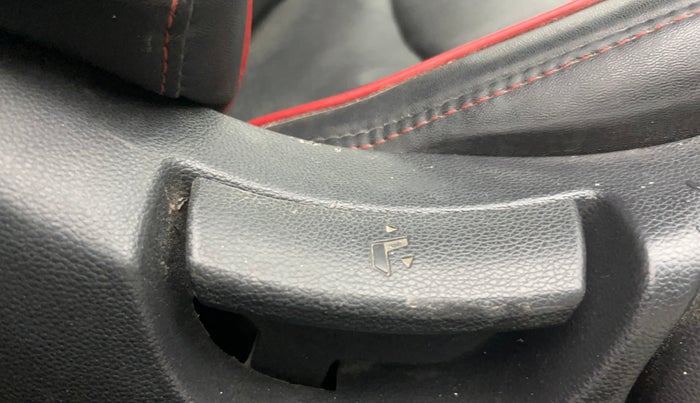 2016 Hyundai Elite i20 ASTA 1.2 (O), Petrol, Manual, 37,549 km, Driver Side Adjustment Panel