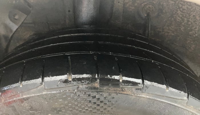 2016 Hyundai Elite i20 ASTA 1.2 (O), Petrol, Manual, 37,549 km, Right Rear Tyre Tread