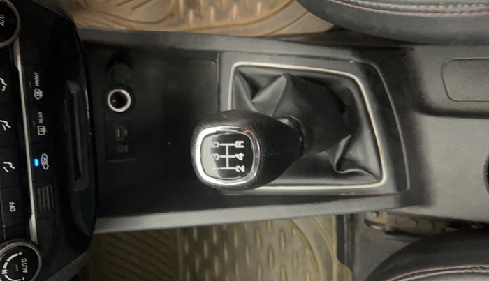 2016 Hyundai Elite i20 ASTA 1.2 (O), Petrol, Manual, 37,549 km, Gear Lever