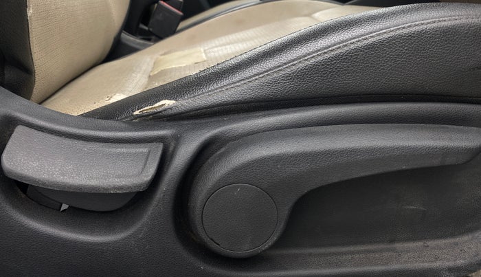 2018 Hyundai Verna 1.6 VTVT SX O, Petrol, Manual, 82,408 km, Driver Side Adjustment Panel
