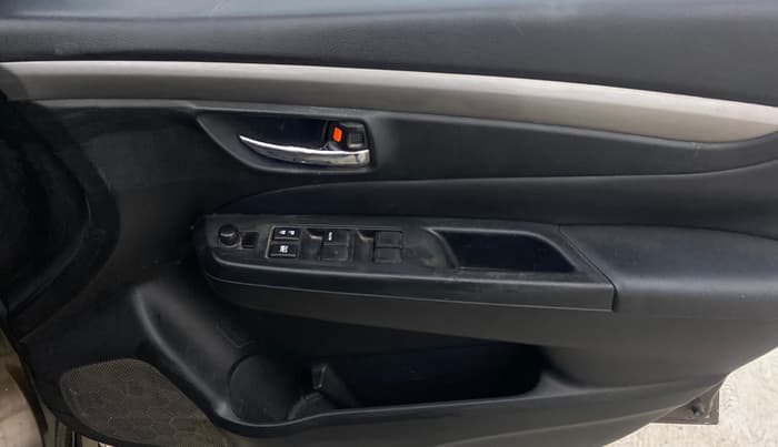 2015 Maruti Ciaz ZXI, Petrol, Manual, 1,05,449 km, Driver Side Door Panels Control