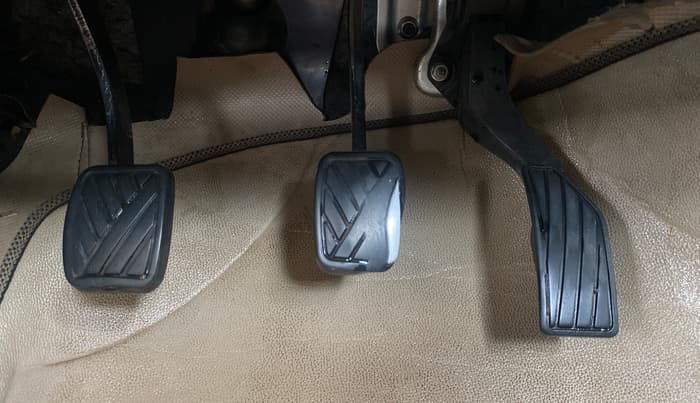 2015 Maruti Ciaz ZXI, Petrol, Manual, 1,05,449 km, Pedals