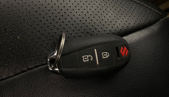 2015 Maruti Ciaz ZXI, Petrol, Manual, 1,05,449 km, Key Close Up