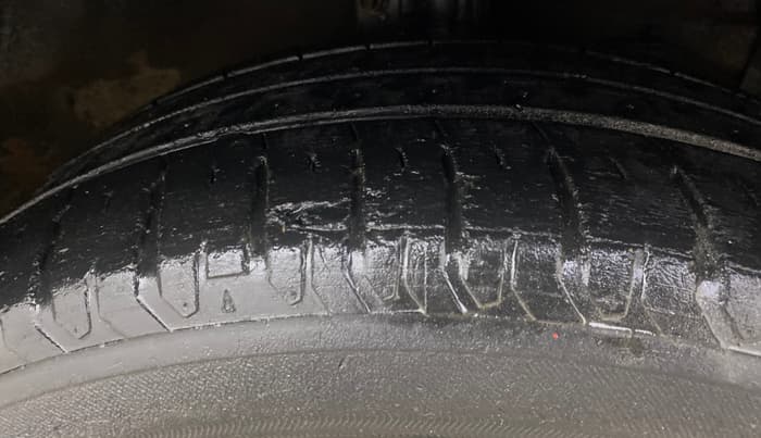 2015 Maruti Ciaz ZXI, Petrol, Manual, 1,05,449 km, Right Front Tyre Tread
