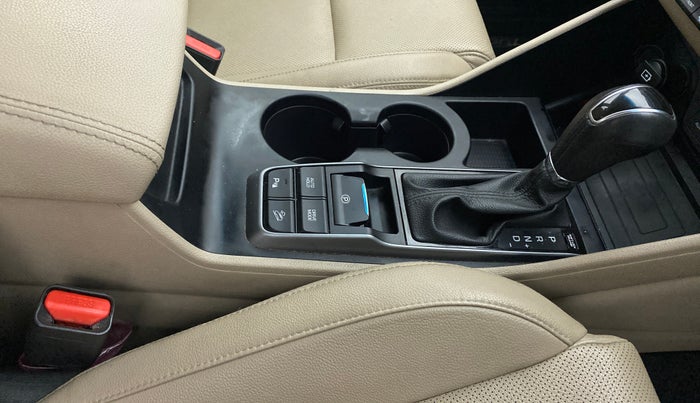 2019 Hyundai Tucson 2WD AT GLS PETROL, Petrol, Automatic, 80,657 km, Gear Lever