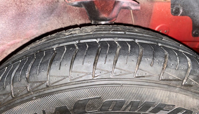 2013 Hyundai Eon MAGNA +, Petrol, Manual, 90,179 km, Right Front Tyre Tread