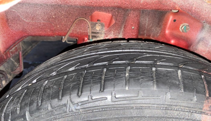 2013 Hyundai Eon MAGNA +, Petrol, Manual, 90,179 km, Right Rear Tyre Tread