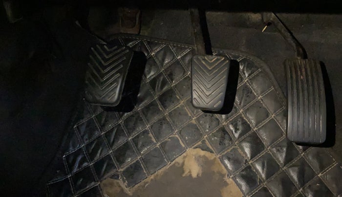 2013 Hyundai Eon MAGNA +, Petrol, Manual, 90,179 km, Pedals