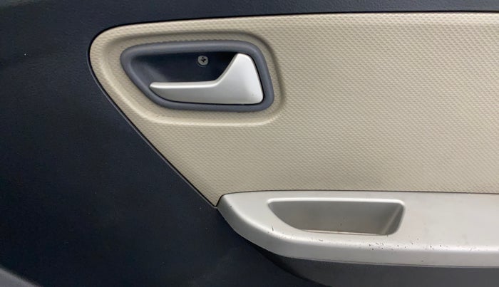 2015 Maruti Alto K10 VXI, Petrol, Manual, 59,135 km, Driver Side Door Panels Control